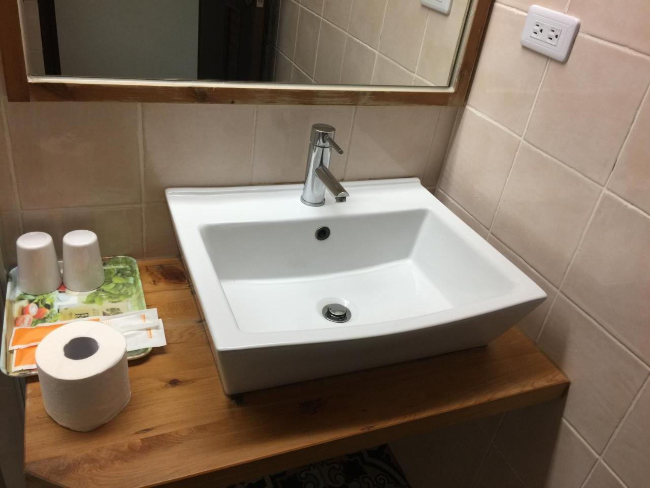 לואי Hou Shan Ren Jia B&B מראה חיצוני תמונה